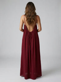 STUNNING BACKLESS MAXI DRESS - Maroon